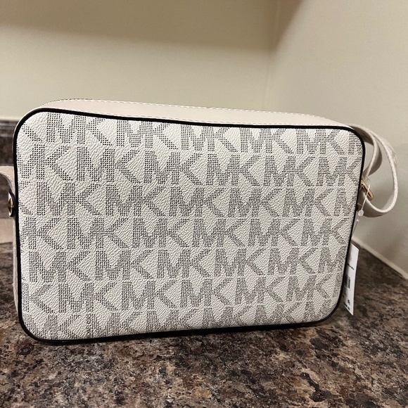 NWT Jet Set Large Printed Logo Crossbody Bag - Vanilla - Picture 3 of 4